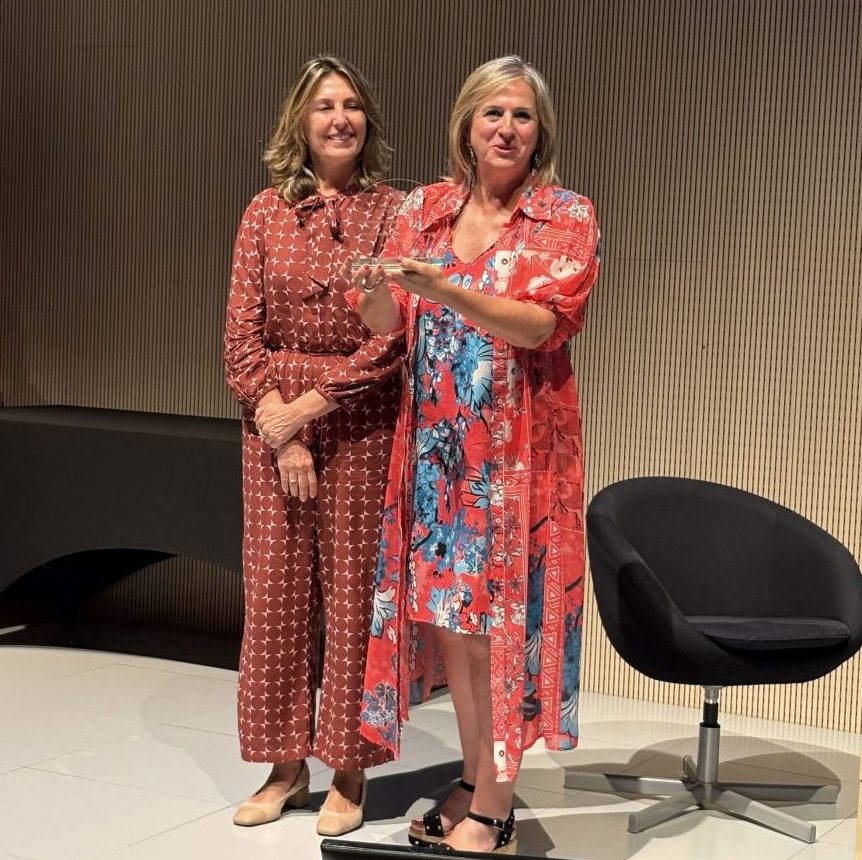 Nuestras socias son noticia: CARMEN URBANO, recoge el Premio a la Mejora en Igualdad del II Ranking de Empresas por la Igualdad de Aragón. 1 querqus premio igualdad woman forward 2025 e1749032908390