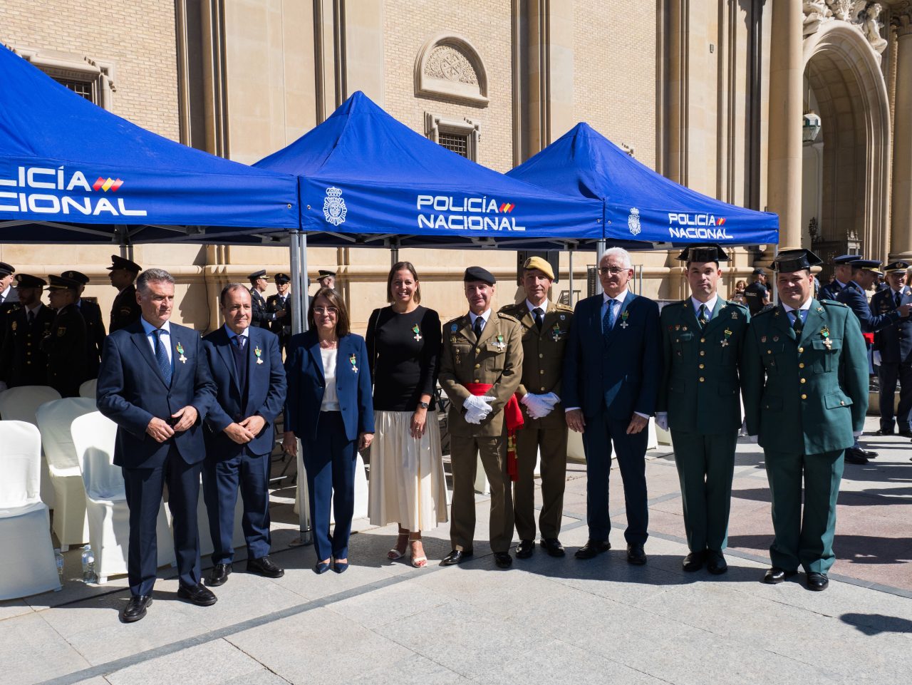 Nuestra presidenta María Sasot recibe la Cruz al Mérito Policial en representación de Directivas de Aragón